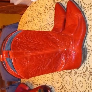 Red Leather Cowboy Boots sz 8 ACME brand soft pliable embroidered leather